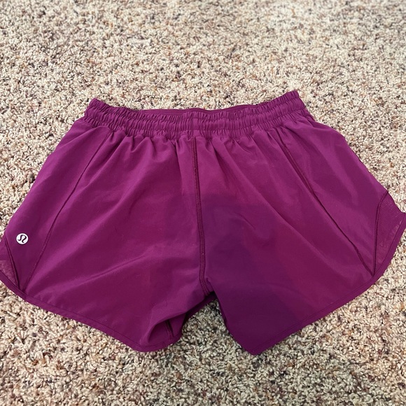 Lululemon Running Hotty Hot Low-Rise Lined Shorts -|MarvelPurple - Size 6 Tall - Picture 3 of 4